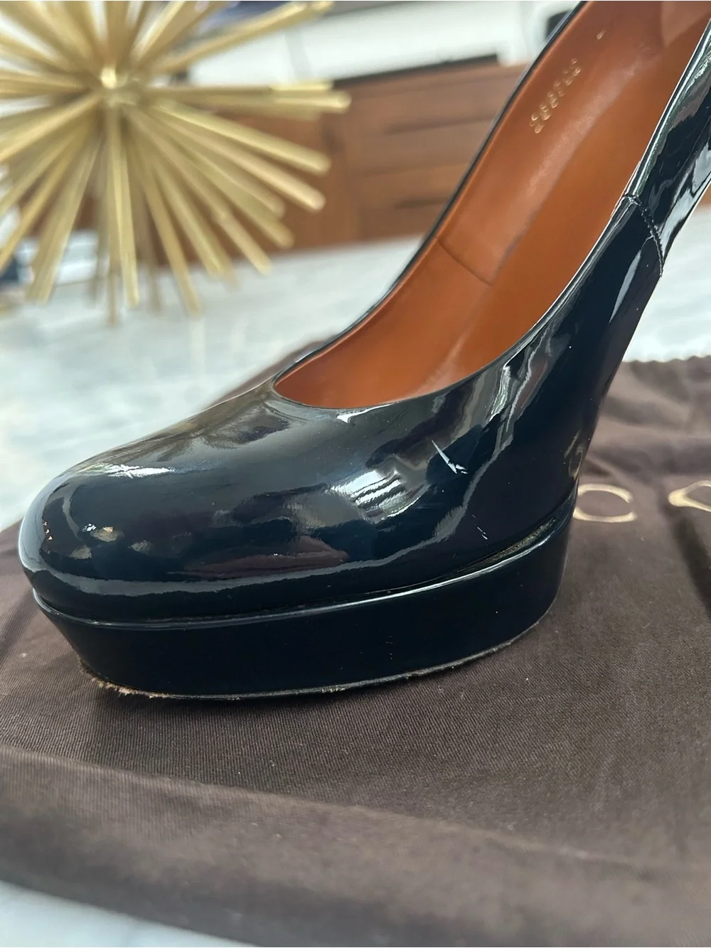 Gucci Navy Patent Leather Platform Pumps Size 41